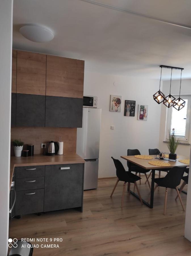 Apartman Branimir Novalja Exterior foto