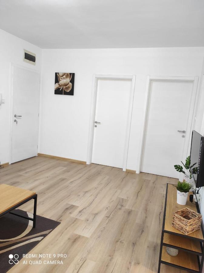 Apartman Branimir Novalja Exterior foto